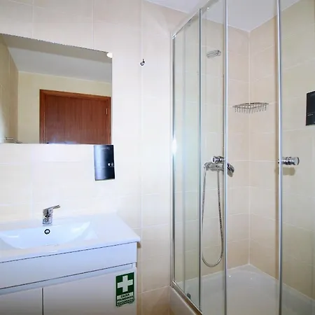 Apartment Mit Meerblick Und Beheiztem Schwimmbad