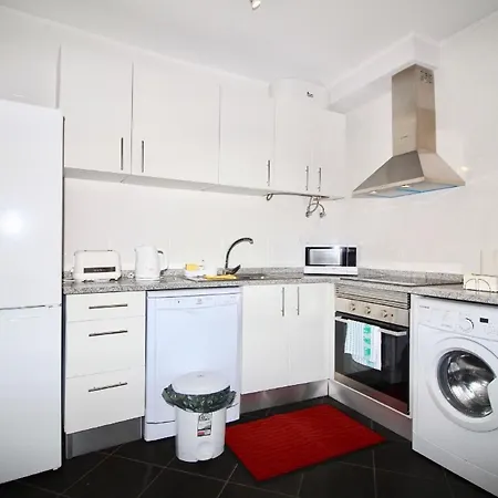 Apartment Mit Meerblick Und Beheiztem Schwimmbad *