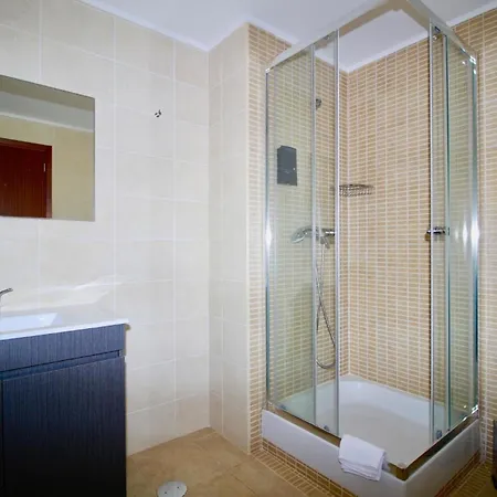 Apartment Mit Meerblick Und Beheiztem Schwimmbad