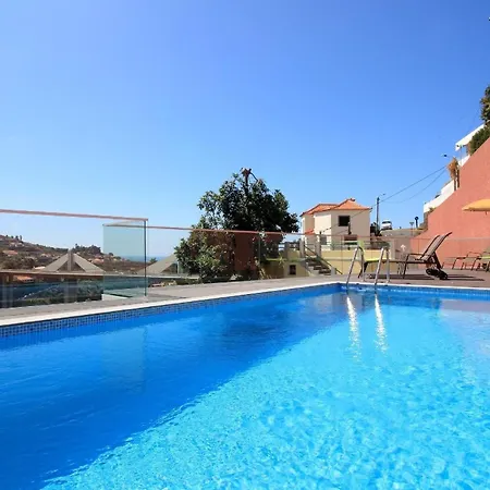Apartment Mit Meerblick Und Beheiztem Schwimmbad *