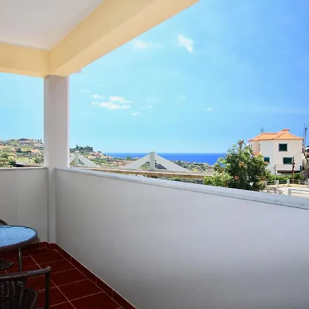 Apartment Mit Meerblick Und Beheiztem Schwimmbad *